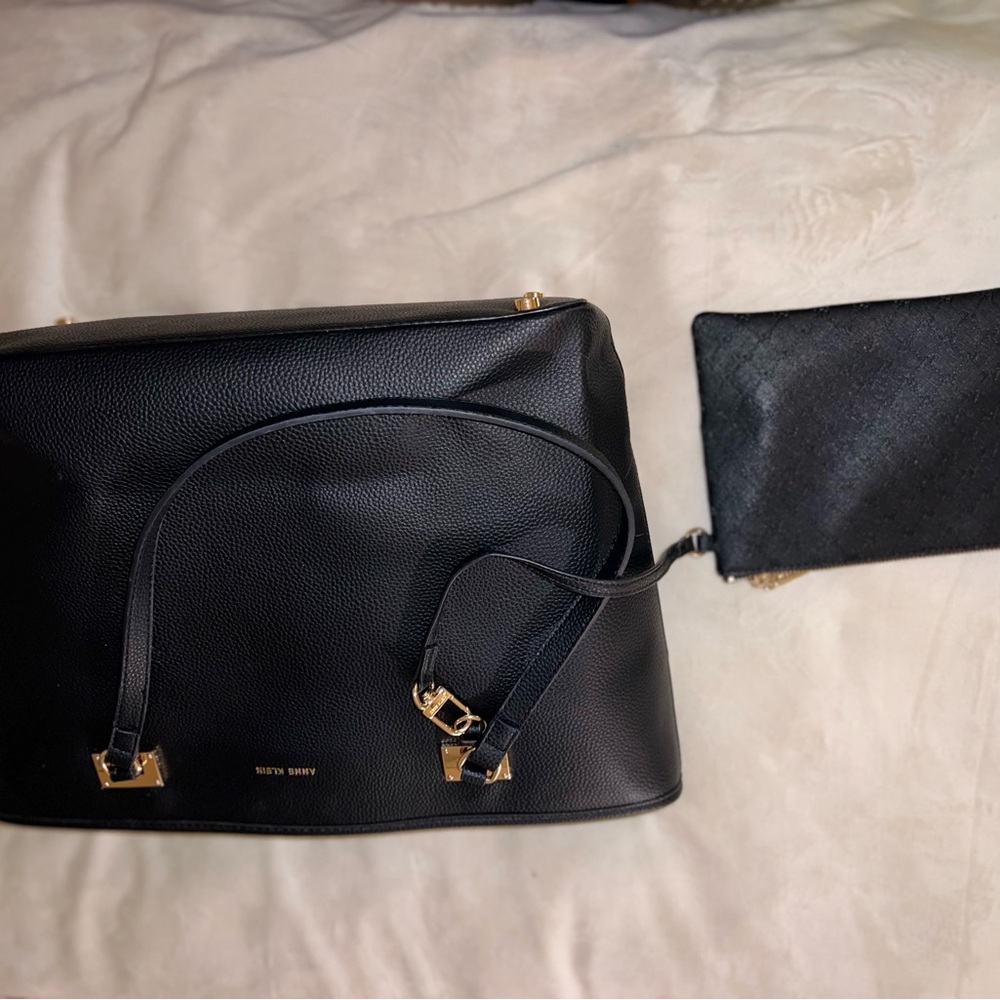 Black Pebbled Leather Tote Bag with Gold Hardware - Picture 2 of 8